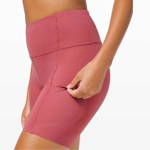 Lululemon - Picture 3 of 4